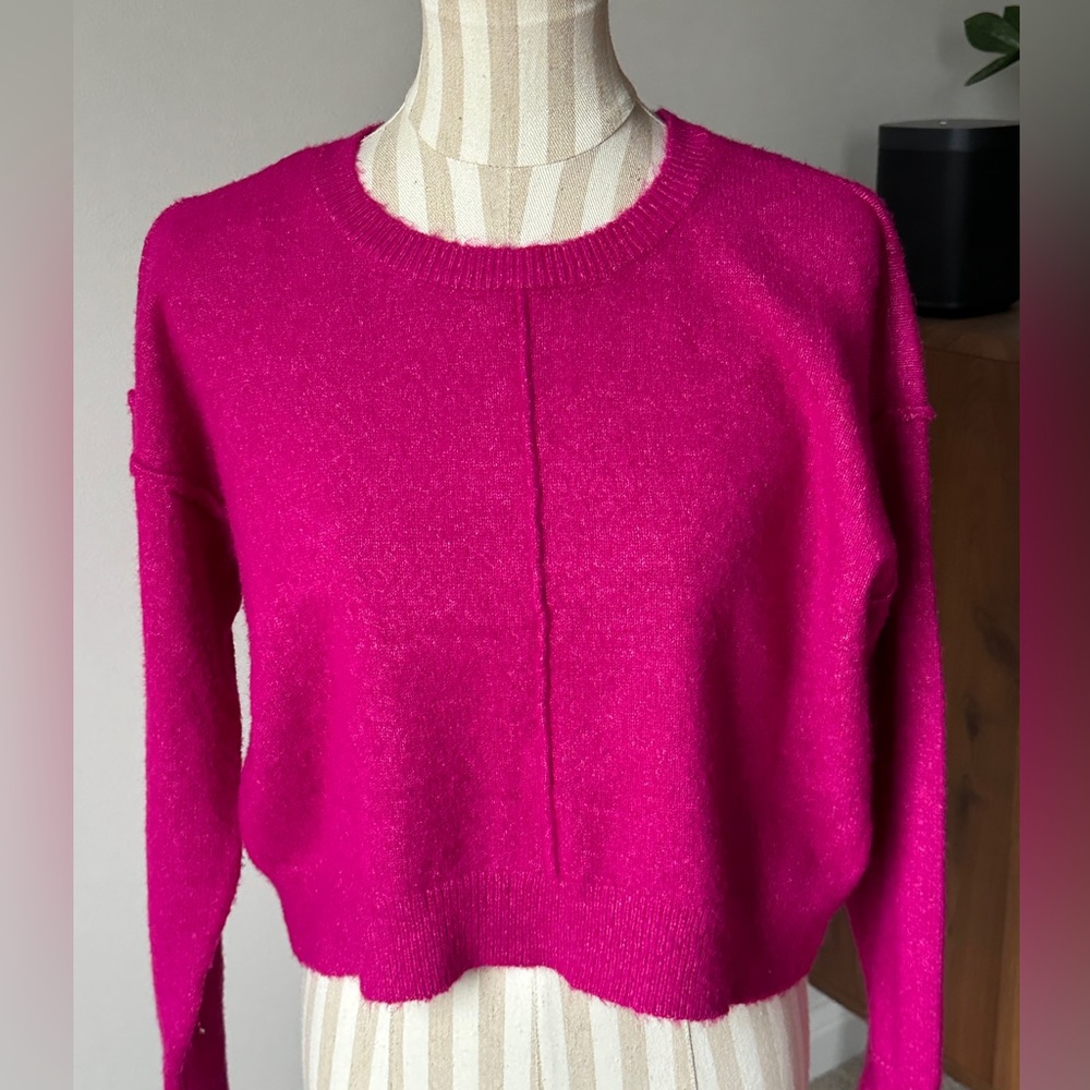 GB cropped sweater